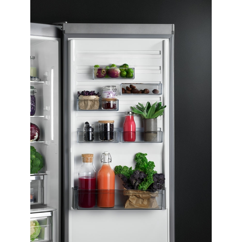 AEG ORC8M321CX Freestanding 70/30 Fridge Freezer Frost Free,Silver,C Rated