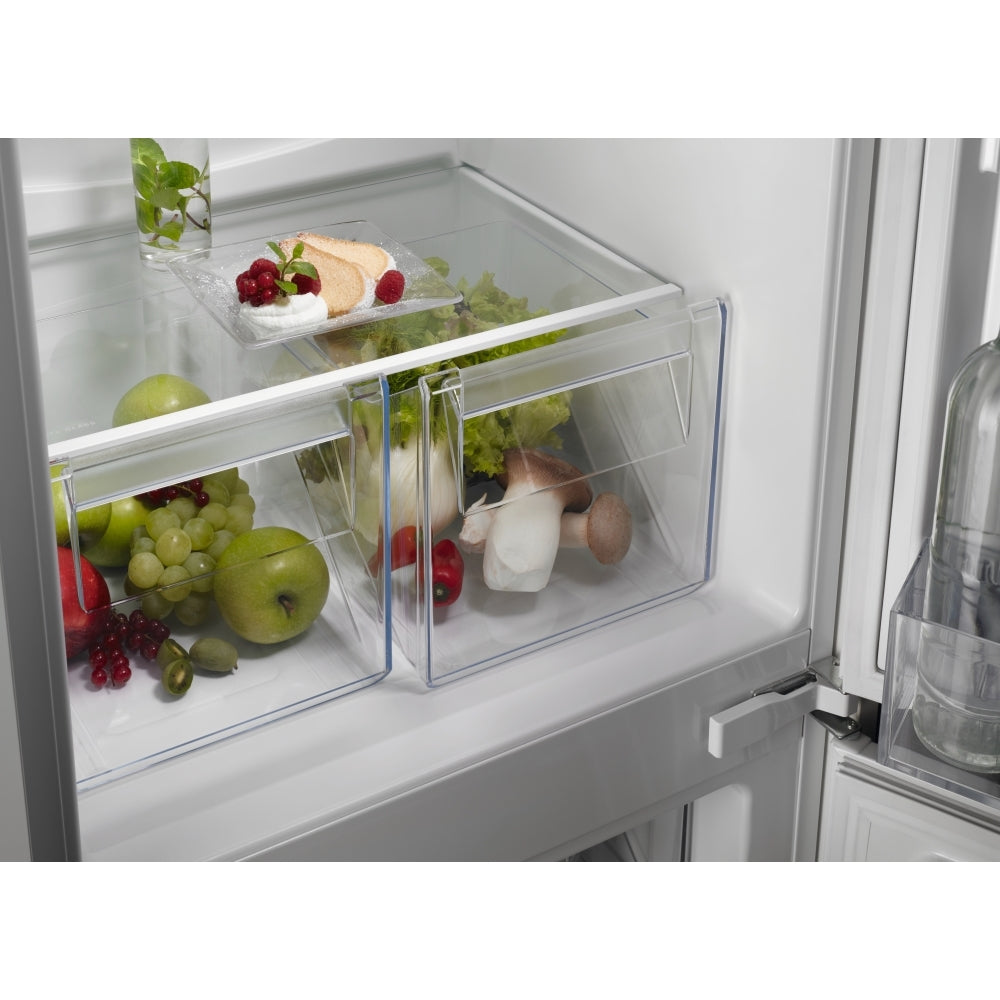 AEG OSC6T185ES Fully Integrated 50/50 Fridge Freezer Frost Free with Sliding Hinge,E Rated