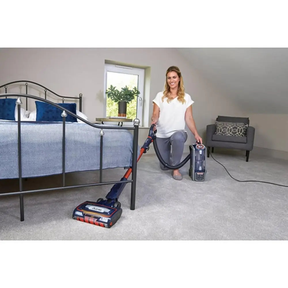Shark NZ801UKT Classic Anti Hair Wrap Upright Pet Vacuum With Home And Car Cleaning Kit