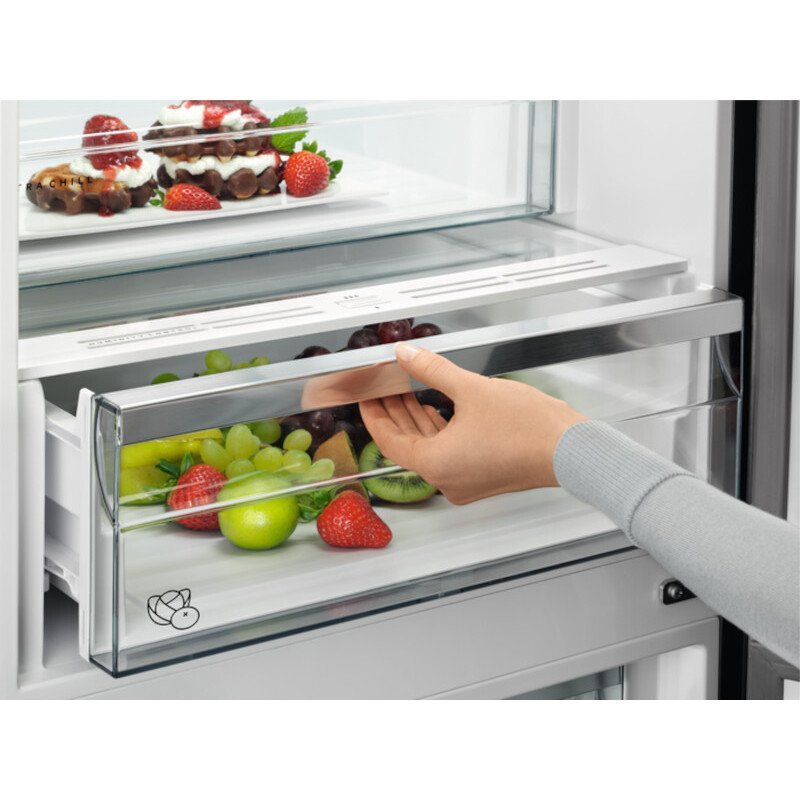 AEG RCB632E3MW Freestanding Retro 70/30 Fridge Freezer Frost Free - White - E Rated | Atlantic Electrics