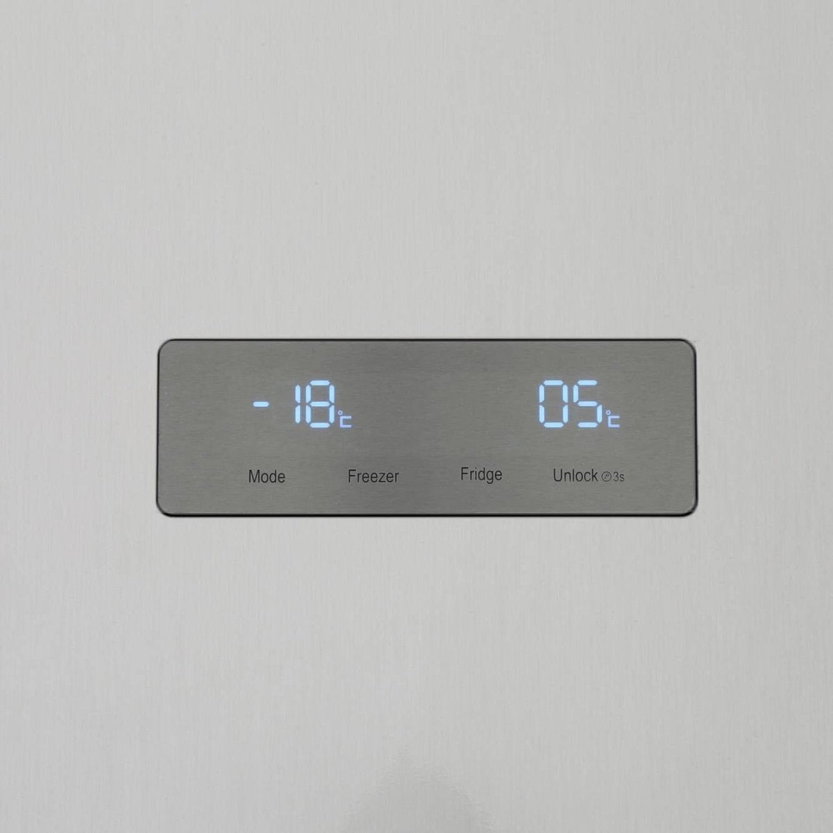 Hisense RS741N4WC11 non-plumbed American Style Fridge Freezer - Stainless Steel | Atlantic Electrics