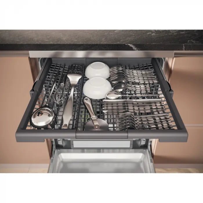 Hotpoint H7FHS51X 60cm Dishwasher in Silver 15 Place Setting B Rated - Silver | Atlantic Electrics