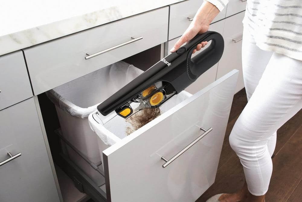Shark CH950UKT Cordless HandVac Pet Model - Black | Atlantic Electrics