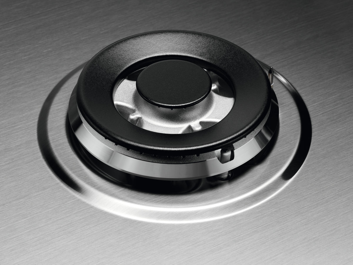 AEG HGX75400SM 75cm wide 5 burner gas hob with Triple crown burner. Black/Silver controls. Cast iro