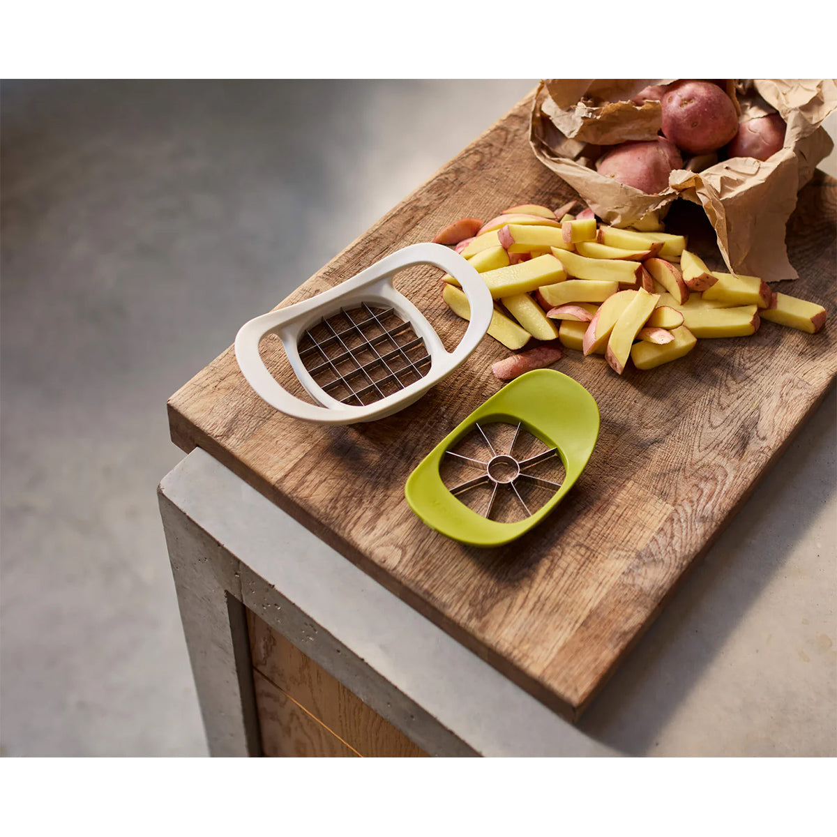Joseph Joseph 1000065 Nest™ Press 2-in-1 Fruit & Vegetable Cutter, Corer and Chipper - Green