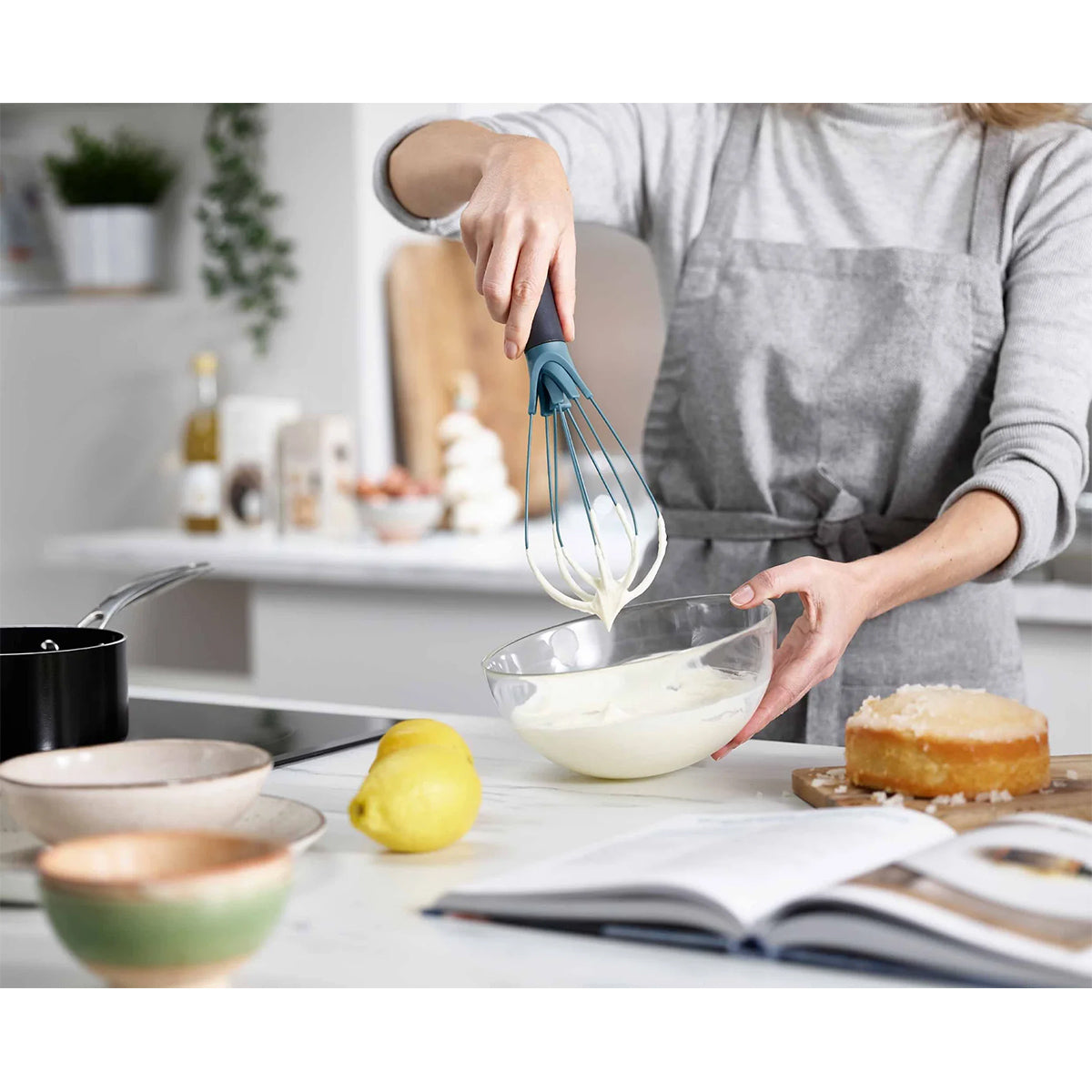 Joseph Joseph 981000 Twist™ 2-in-1 Whisk, Silicone-Coated Steel Wires - Blue