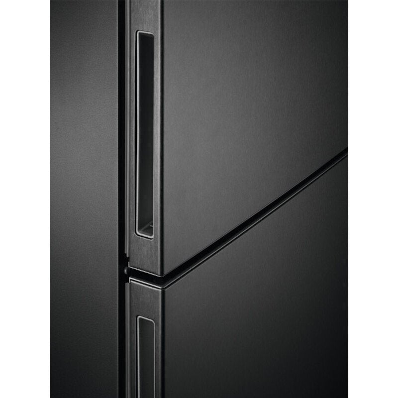 AEG RCB732E3MB Freestanding 60/40 Fridge Freezer Frost Free,Black Steel,E Rated