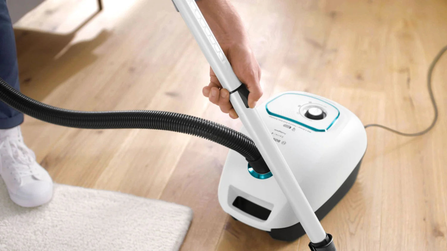 Bosch BGB41HYGGB ProHygienic 600W Bagged Cylinder Vacuum Cleaner, White