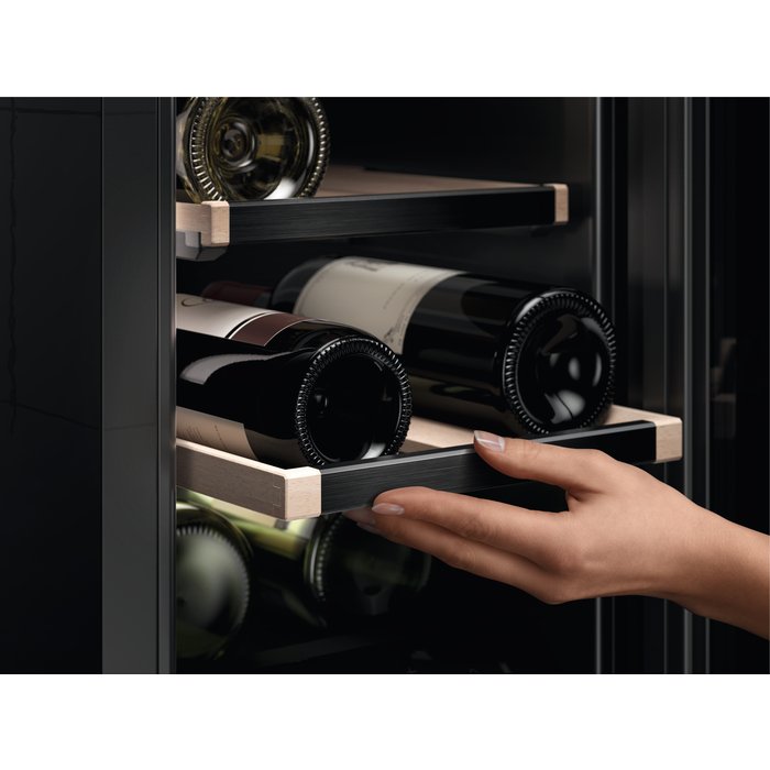 AEG AWUS018B7B Integrated Under Counter Wine Cooler 81.8 CM - Black | Atlantic Electrics - 41048146739423 