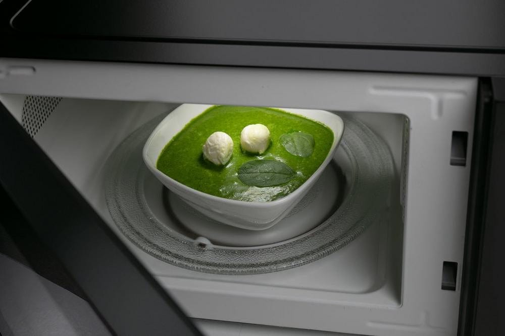 Hisense H28MOBS8HGUK 900W 28L Freestanding Microwave with Grill Black | Atlantic Electrics