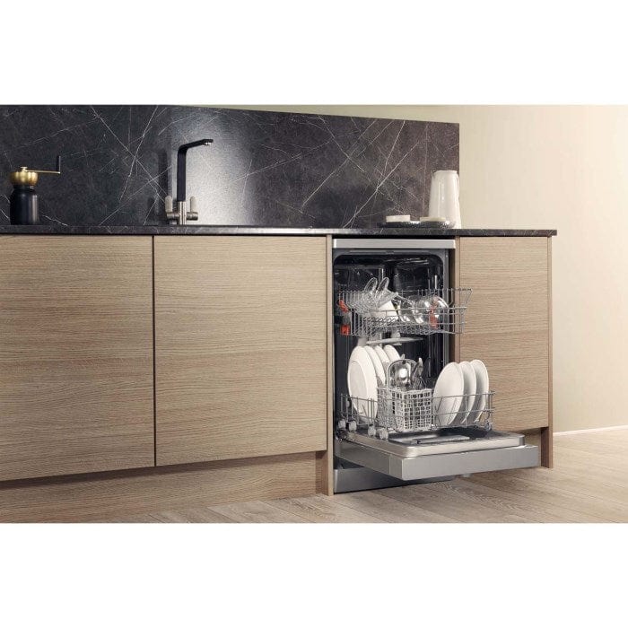 Hotpoint HSFE1B19S Aquarius Slimline 10 Place Freestanding Dishwasher - Silver | Atlantic Electrics
