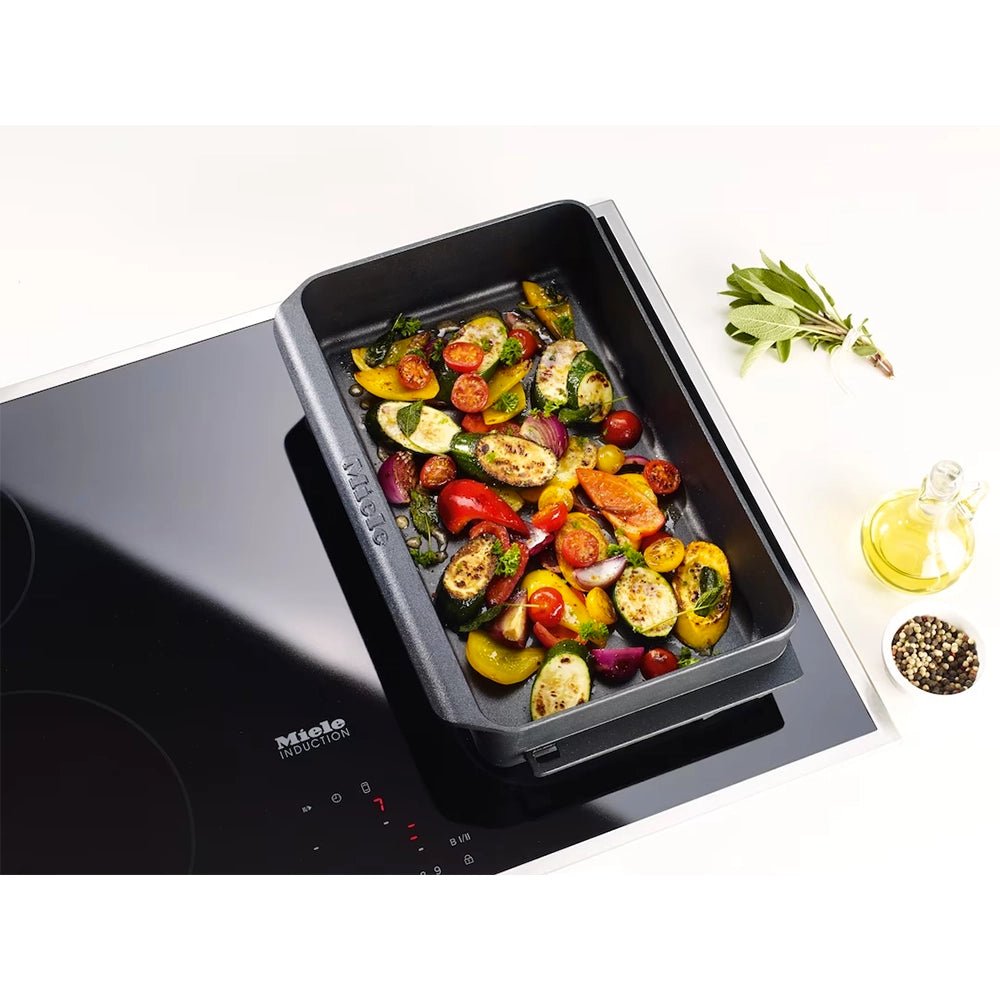 Miele HUB62-22 5Kg Induction Gourmet Casserole Dish, Die-cast Aluminium - Dimensions (H)8.6cm x (W)42.2cm x (D)25.7cm | Atlantic Electrics - 41602939355359 