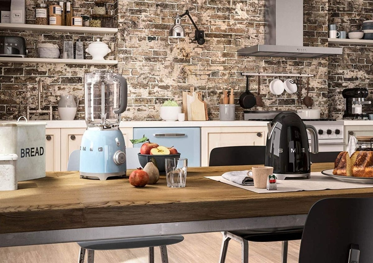SMEG KLF03BLUK 1.7 Litre Retro Style Kettle - Black | Atlantic Electrics