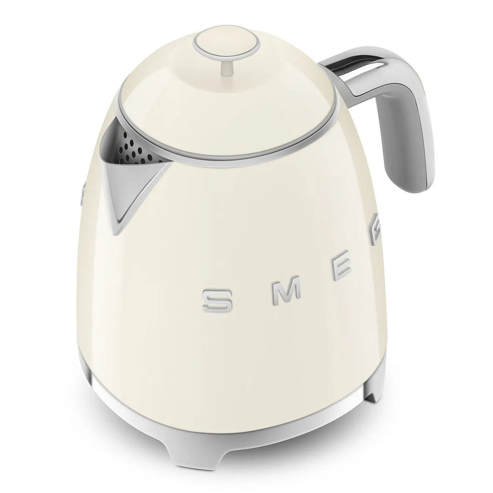 Smeg KLF05CRUK 0.8L Mini Kettle Cream, Retro 50's Style, Anti-Slip Base, Auto Shut Off, 1400W | Atlantic Electrics - 40179412205791 